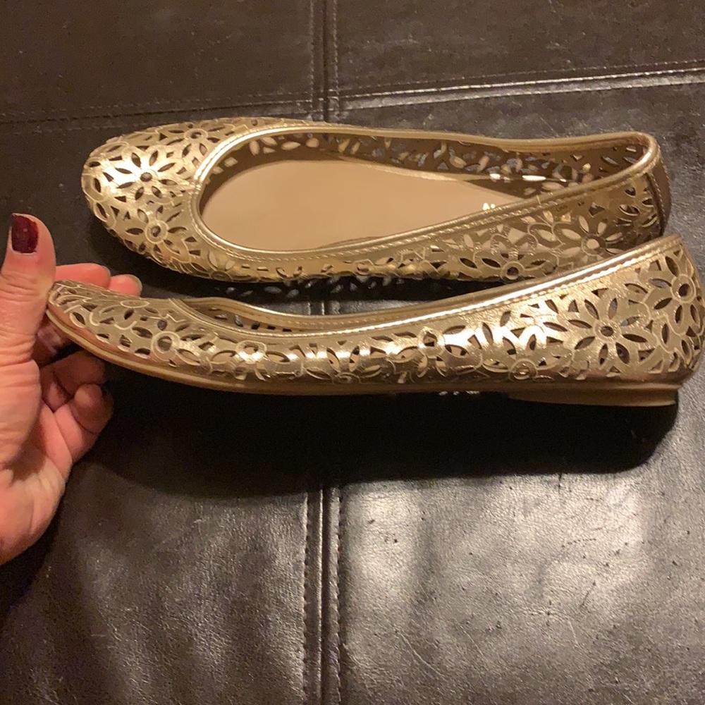 Flats - Picture 2 of 5